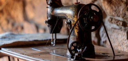 L'histoire de la couture : origines et techniques